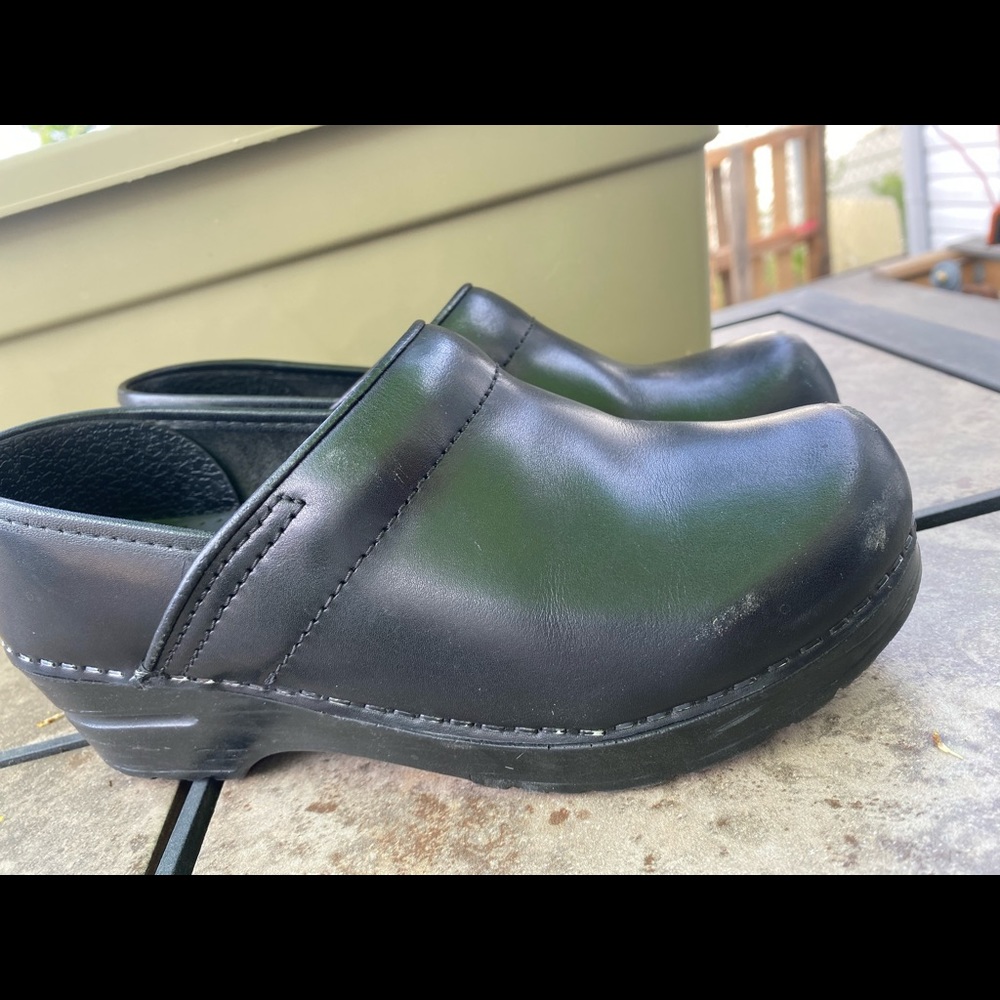 Women’s Dansko clogs